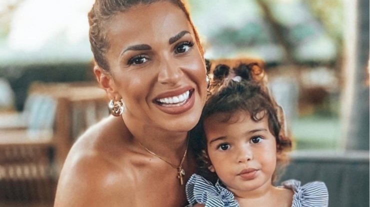 Ελένη Χατζίδου: Στο νοσοκομείο και πάλι η κόρη της μέσα στην ίδια εβδομάδα - Τι συνέβη; [βίντεο]