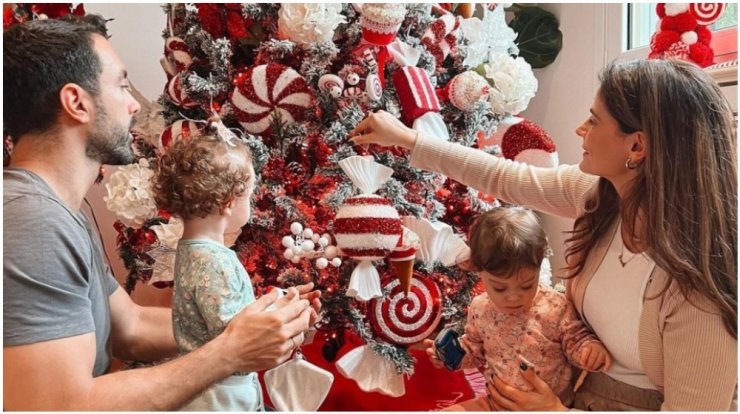 Χριστίνα Μπόμπα για τις κόρες της: "Στα δύσκολα θέλουν τη μαμά τους, στα παιχνίδια τον μπαμπά"