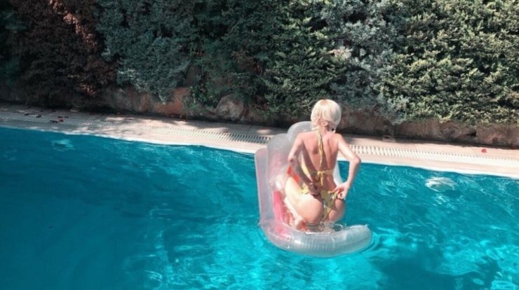 Επώνυμη Ελληνίδα σχολιάζει: "Έχω αλλεργία στους φτωχούς" [εικόνα]