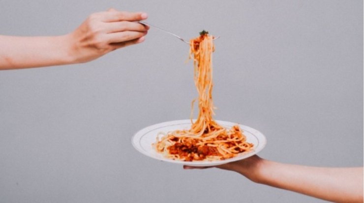 Τελικά τι ισχύει; Είναι κακό να τρώμε ζυμαρικά το βράδυ;