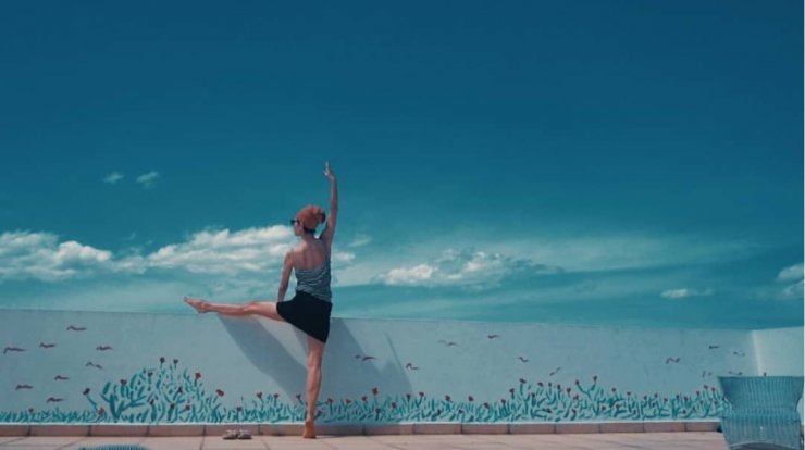 Ελληνίδα γνωστή ηθοποιός πήγε στην αστυνομία και ζήτησε άδεια οπλοφορίας [βίντεο]