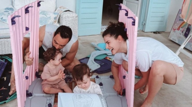 Τανιμανίδης - Μπόμπα: Αποκαλύφθηκε το μέρος όπου θα γίνει η διπλή βάφτιση των παιδιών τους 