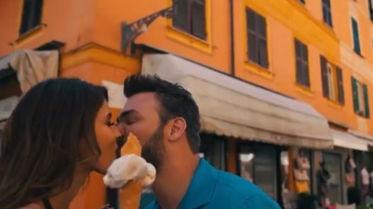 Γιώργος Σαμπάνης - Ιωάννα Σαρρή: Διασκέδασαν αγκαλιά στα μπουζούκια [εικόνες]