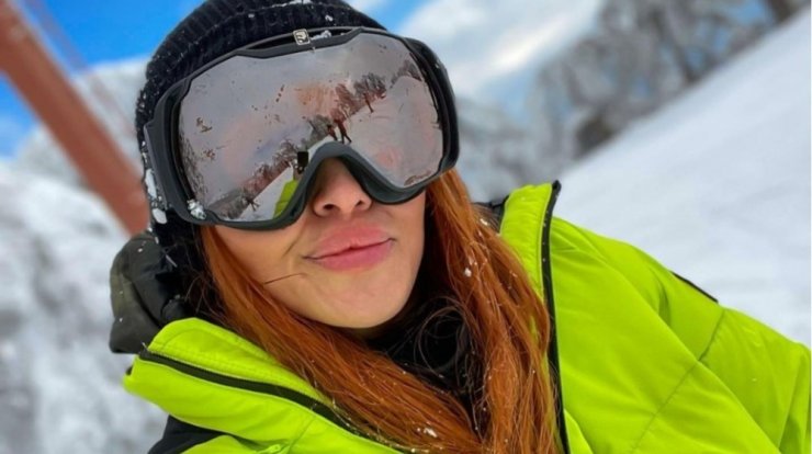 Κάνει snowboarding στο κατάλευκο Τρόοδος η Κάλια Ελευθερίου και εντυπωσιάζει! [εικόνα & βίντεο]