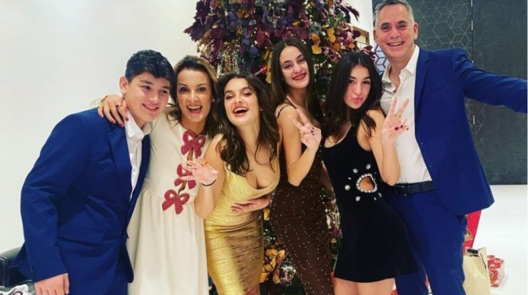 Νικόλας - Γιώτα Παπαδοπούλου: Σε ρόλο μοντέλου η κόρη τους, Αναστασία [εικόνες & βίντεο]