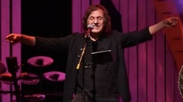 Πήρε φωτιά διαμέρισμα εξαιτίας συναυλίας του Βασίλη Παπακωνσταντίνου [βίντεο]