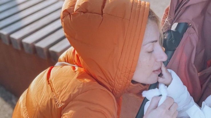 Μαρία Ηλιάκη: Βγήκε θετική στον κορωνοϊό και η επτά μηνών κορούλα της  [βίντεο]