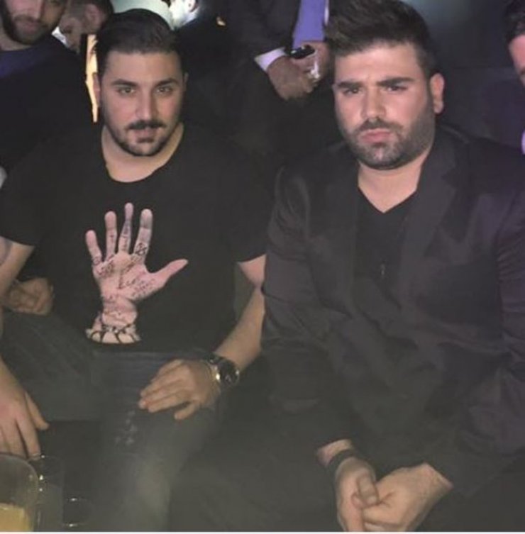 Το μήνυμα-"βόμβα" στο εικονοστάσι του Παντελίδη που βρήκε ο αδελφός του. Ποιους "καίει";