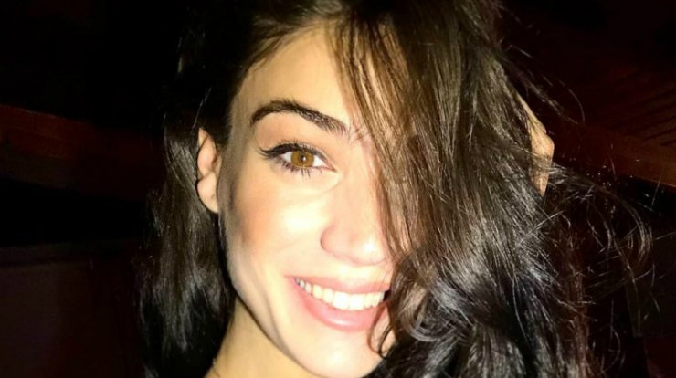 Ήβη Αδάμου: Μιλά για το γάμο με το Μιχάλη Κουϊνέλη και τη βάφτιση της κόρης τους