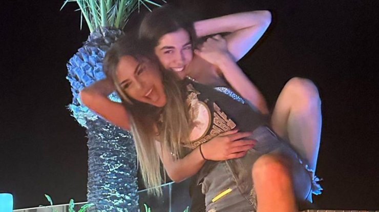 Μελίνα Νικολαϊδη: Η βραδινή έξοδος με τη Δέσποινα Βανδή και τον Βασίλη Μπισμπίκη [εικόνα]