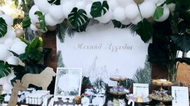 Ζευγάρι της ελληνικής showbiz βάφτισε τον γιο του! [εικόνες & βίντεο]