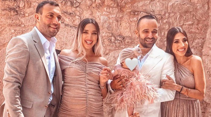 Χριστίνος Πίπης – Θέλξια Βαλέρια Φραγκούδη: Βάφτισαν την κόρη τους, Ζακελίνα – Μαρία [εικόνες & βίντεο]