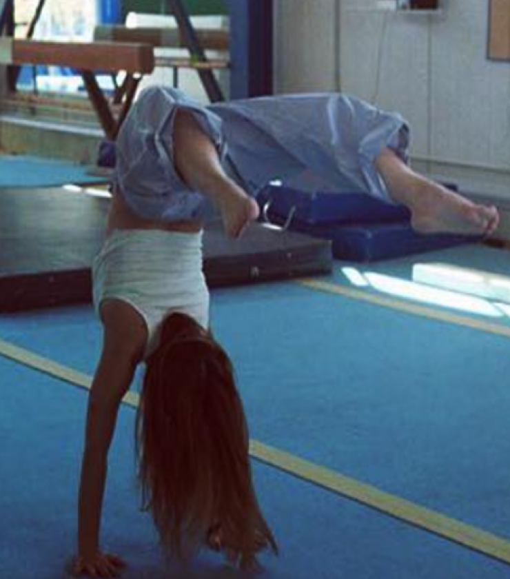 Επώνυμη Κύπρια εντυπωσιάζει με τις γυμναστικές της επιδόσεις!