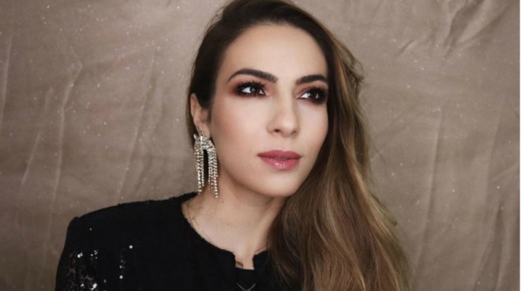 Βαλάντω Τρύφωνος: Δείτε την με τα εσώρουχα στο μπαλκόνι ξενοδοχείου