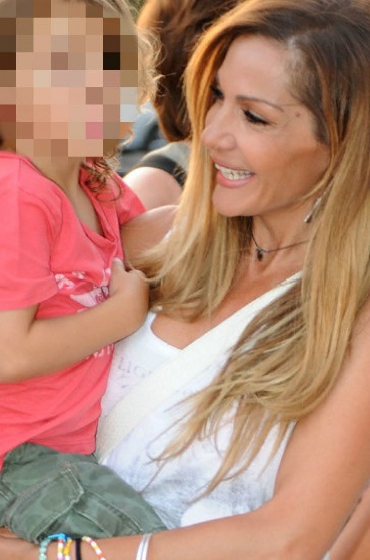 Δέσποινα Βανδή: Εξηγεί γιατί δεν έχει βαφτίσει ακόμα τον 8χρονο γιο της