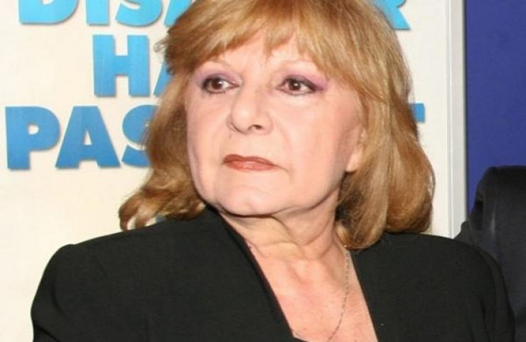 Oι επώνυμοι αποχαιρετούν την Τζένη Βάνου! 