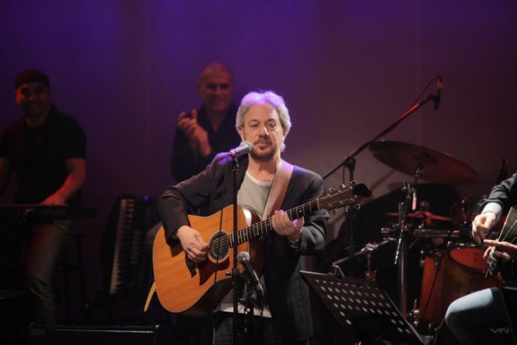 Γιάννης Βαρδής: "Μια χαρά είναι ο πατέρας μου"