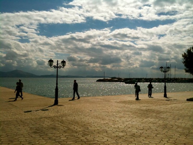 Πώς είναι μια μέρα στην Βάρκιζα; Το βίντεο τριών μαθητών που κάνει το γύρο του διαδικτύου