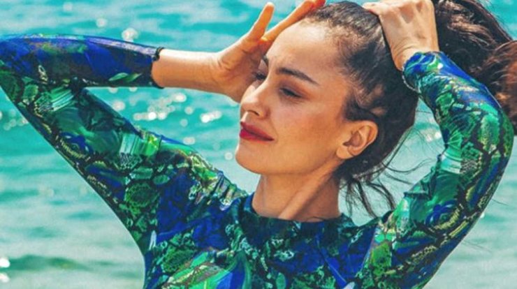 3+1 φορές που είδαμε τη Βαρβάρα Λάρμου να ποζάρει με μαγιό χωρίς ρετούς φέτος το καλοκαίρι! 