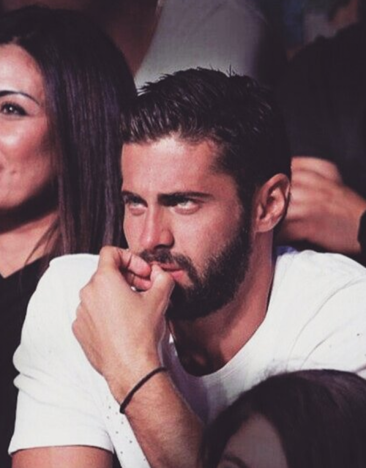 Η άσεμνη χειρονομία του Κωνσταντίνου Βασάλου στην κάμερα που σχολιάστηκε έντονα!