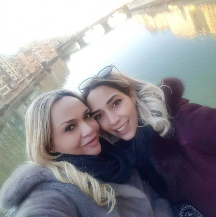 Μαρία Βασιώτου: Για ψώνια στην Ιταλία με την κόρη της!