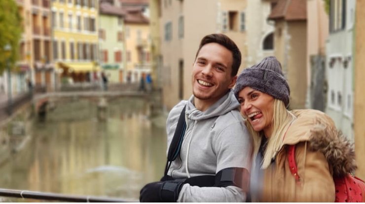 Βασιλική Μιλλούση: Μας δείχνει πρώτη φορά το μονόπετρο της