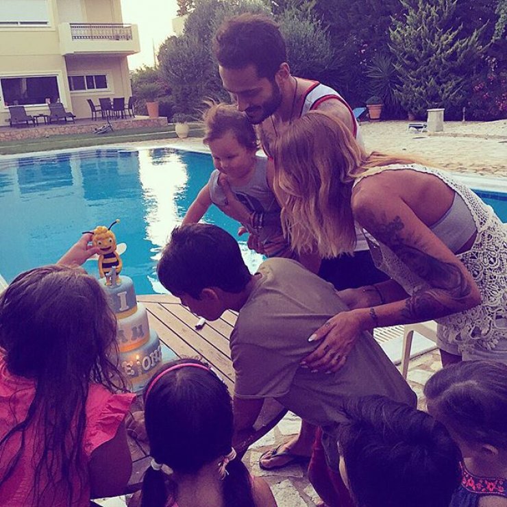 Ηλιάδη – Γκέντσογλου: Πως γιόρτασαν τα πρώτα γενέθλια του γιου τους!