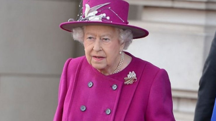 Δείτε με ποιο τρόπο η Βασίλισσα Ελισάβετ προστατεύεται από τον Κορωνοϊό [εικόνα]