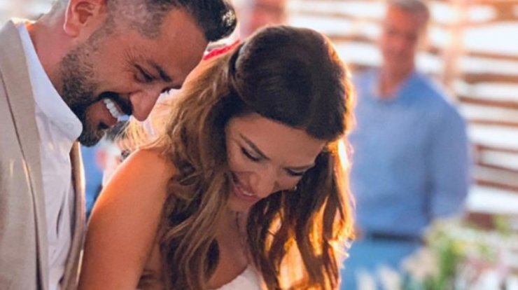 Η λεπτομέρεια από το γαμήλιο γλέντι της Βάσως Λασκαράκη και του Λευτέρη Σουλτάτου που μόλις αποκαλύφθηκε! 