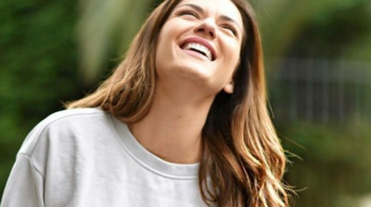 Βάσω Λασκαράκη: Είδαμε για πρώτη φορά τη βέρα της!