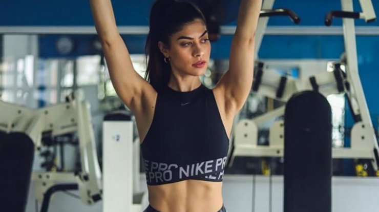 Η personal trainer Βάσω Πέτρου δίνει συμβουλές γυμναστικής για αρχάριες!