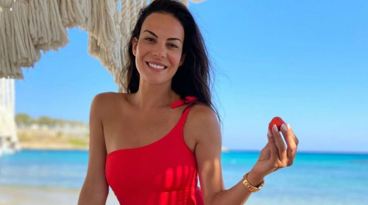 Εύη Βατίδου: Η κόρη της έχει μεγαλώσει και είναι μια κούκλα [εικόνες] 