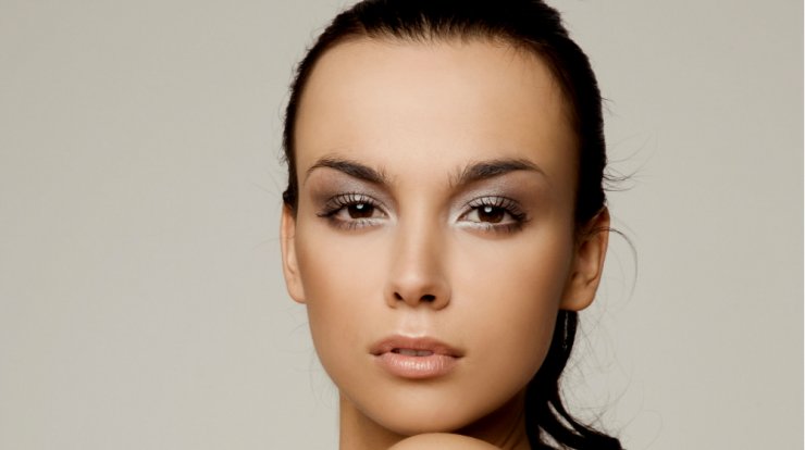 Αν ψάχνεις καθημερινή αντιγηραντική φροντίδα με προστασία SPF 25 τότε πρόσθεσε στο νεσεσέρ σου αυτό το προϊόν