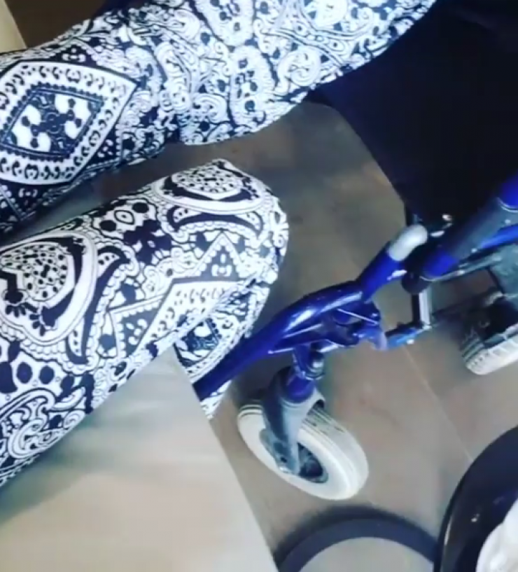 Πασίγνωστη Ελληνίδα παρουσιάστρια σε αναπηρικό αμαξίδιο! [βίντεο]