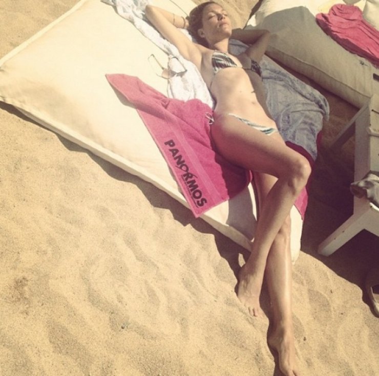 Βίκυ Καγιά: Συνεχίζει τις διακοπές στη Μύκονο