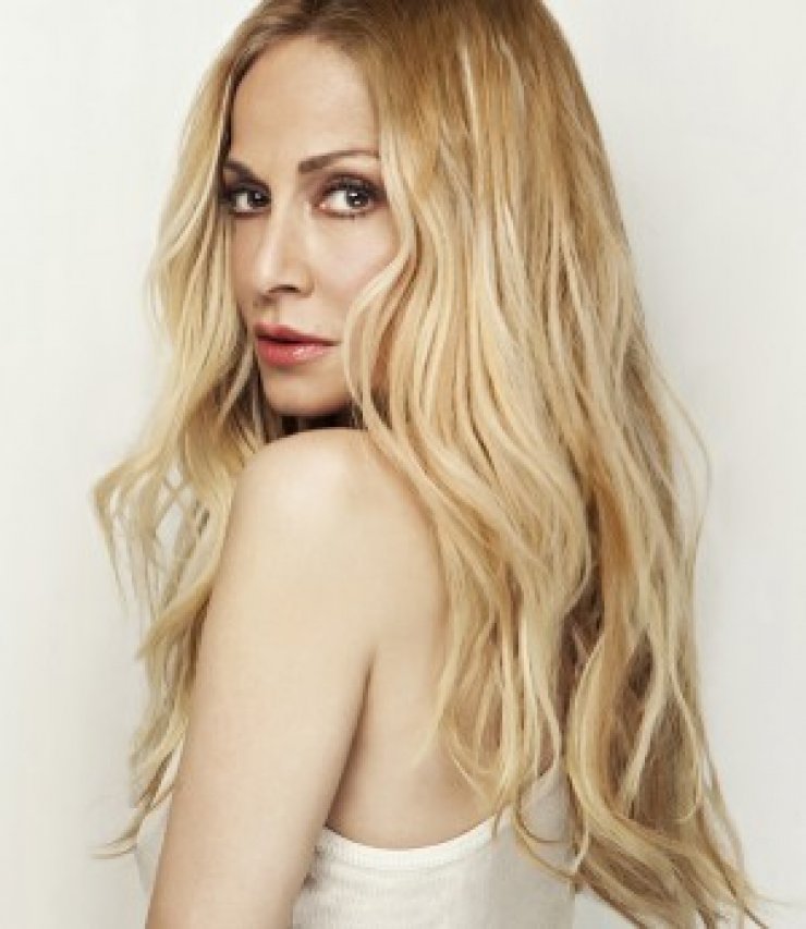 Άννα Βίσση: Στη Νέα Υόρκη για να δει την εγκυμονούσα κόρη της!