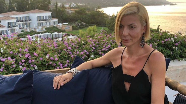 Βίβιαν Νικολαΐδου: Παιχνίδια στην παραλία με τον γιο της! [εικόνες]