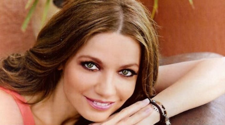 Βίντεο: Η Παναγιώτα Βλαντή βουτάει γυμνή στη θάλασσα!