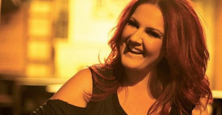  Σοφία Βογιατζάκη: "Χρωστάω σε οποίον μιλάει Ελληνικά" 