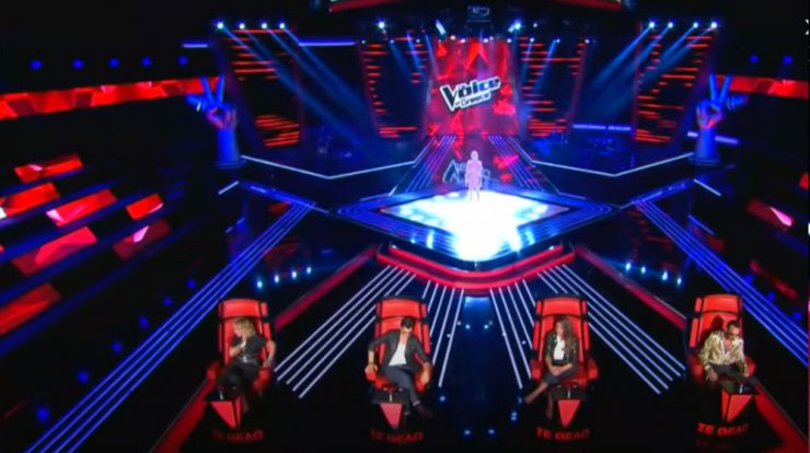 Η σωσίας της Φαίης Σκορδά στο "The Voice"  [βίντεο]