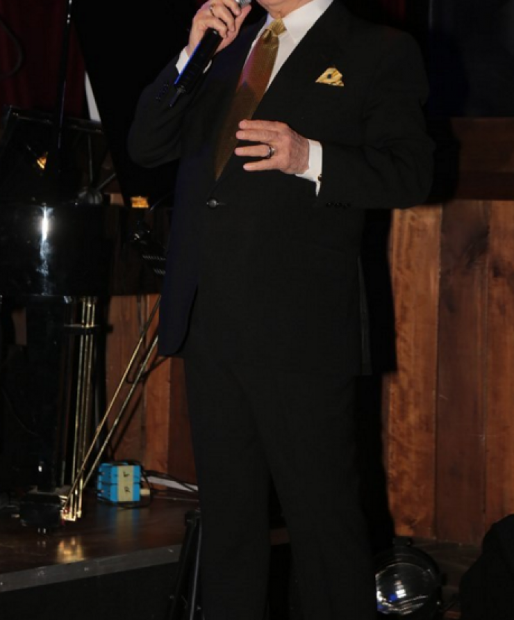 Προβλήματα με το νόμο για πασίγνωστο Έλληνα τραγουδιστή