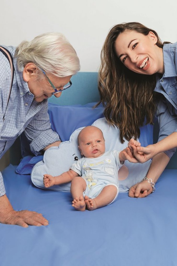 Κώστας Βουτσάς - Αλίκη Κατσαβού: Μας δείχνουν το παιδικό δωμάτιο του Φοίβου!