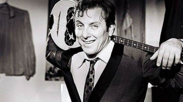 Το συγκινητικό αφιέρωμα στη ζωή και στην καριέρα του Κώστα Βουτσά [βίντεο]