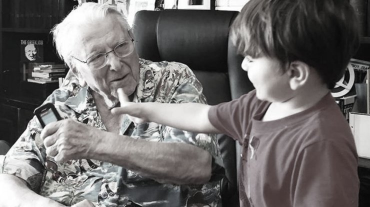 Η συγκινητική παρουσία του μικρού Φοίβου στα 9μερα του Κώστα Βουτσά