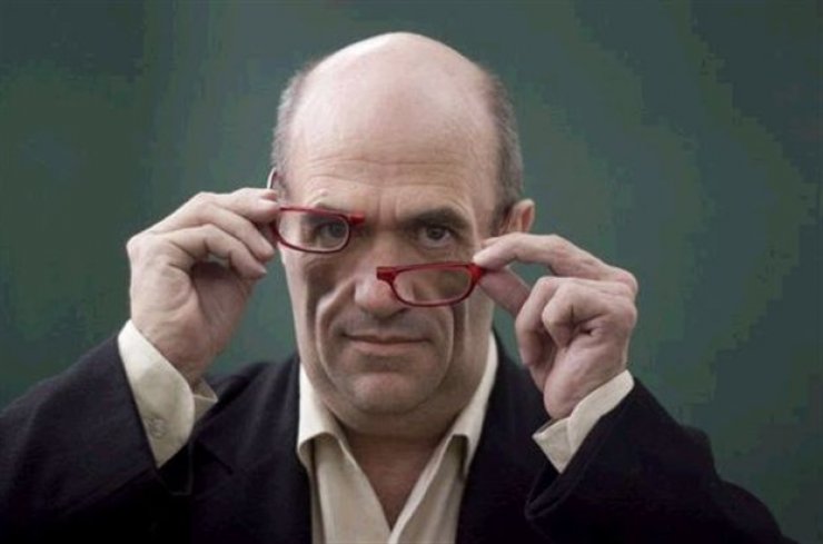 Η μακρά λίστα για το Βραβείο Μπούκερ 2013