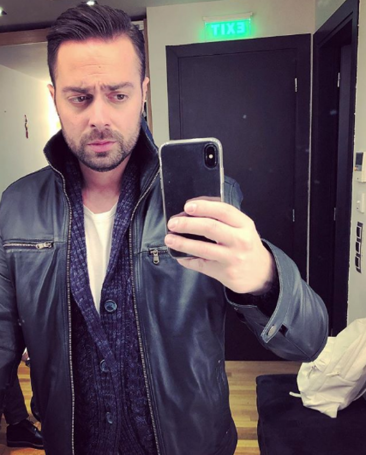 Το μήνυμα του Ηλία Βρεττού μέσα από το νοσοκομείο μετά το διπλό χειρουργείο στο οποίο υπεβλήθη!