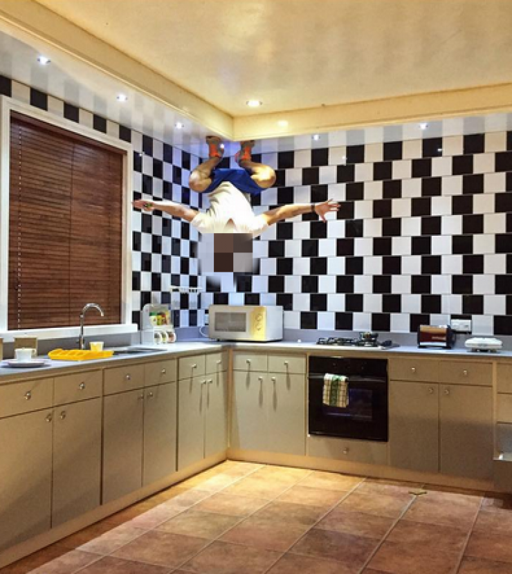 Ποιος Έλληνας τραγουδιστής υποδύεται τον Spiderman;