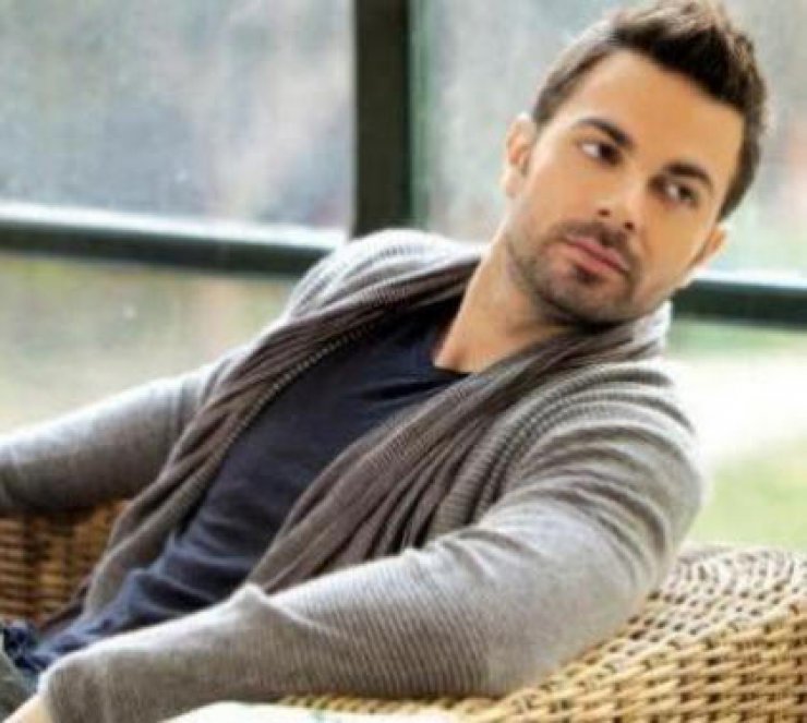 Ηλίας Βρεττός: Με την Ευαγγελία "κουμπώνουμε"