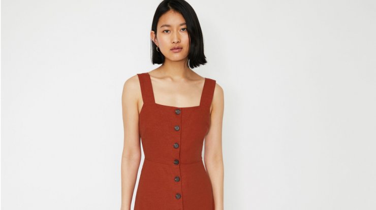To θηλυκό φόρεμα με κουμπιά που πρέπει να φορέσεις φέτος το καλοκαίρι