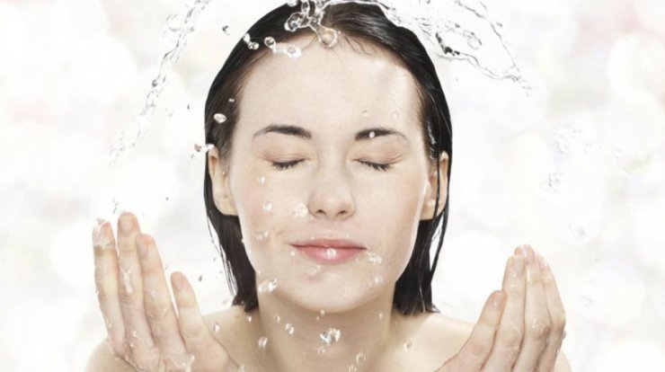 Βήμα - βήμα και συμβουλές για το πώς να καθαρίζετε το πρόσωπό σας